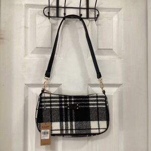 New BearPaw Shoulder Purse Black White